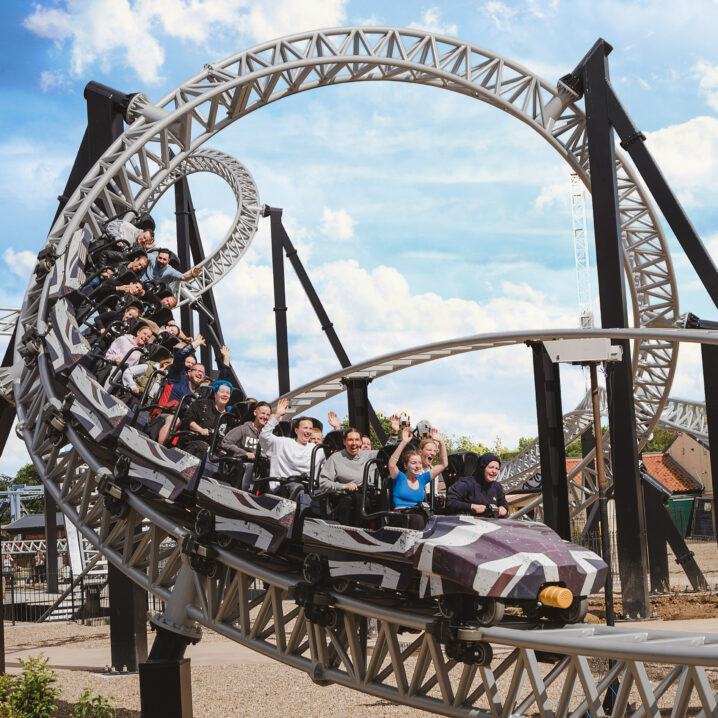 Sik - 10 Inversion Coaster - Flamingo Land